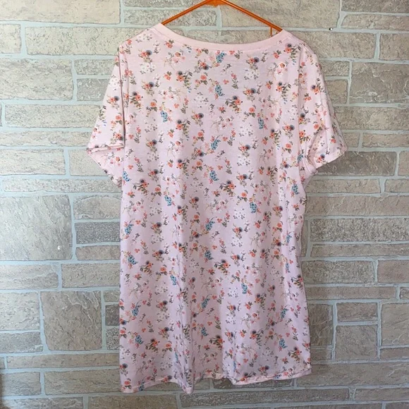 LulaRoe V Neck Tee - Picture 5 of 6